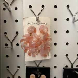 Fashion Jewelry Peach-Pink Marbled Leaf Drop Earrings